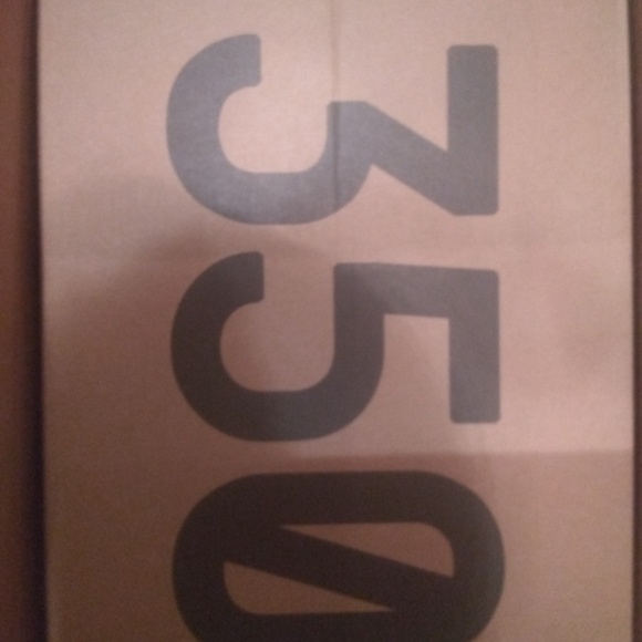 Yeezy boost 350 - Picture 2 of 4